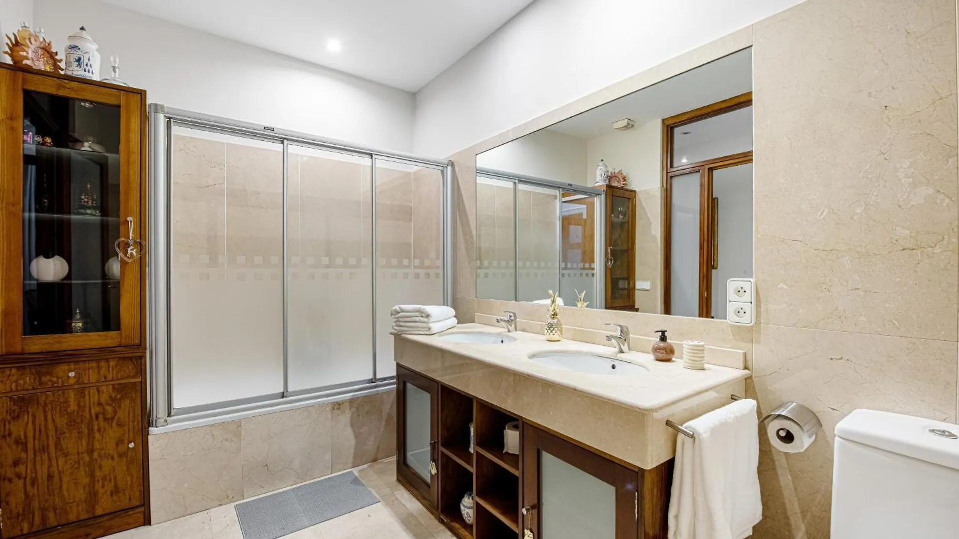 Pineapple Trinidad Grund 8 Apartment Malaga Spain
